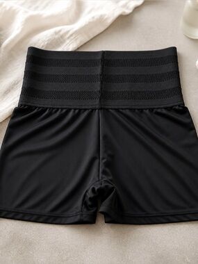 NWOT Medium Black High-Waisted Panties with Supportive Waistband